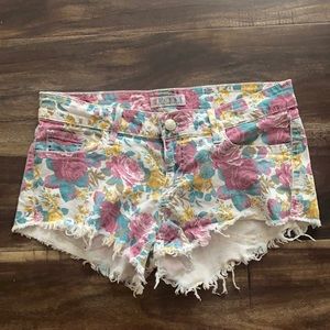 Floral Guess Shorts